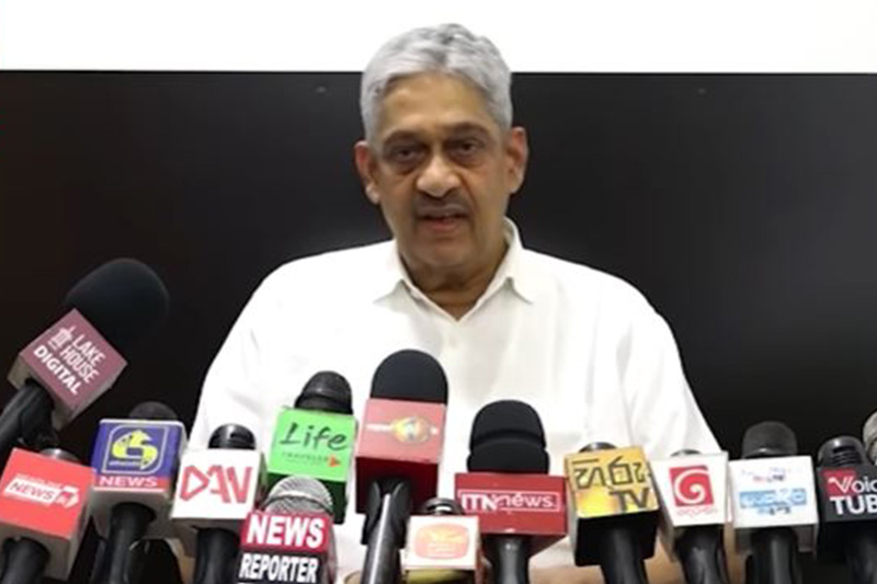 සලේ වැසිකිළියට ගියෙත් ගෝඨාභයගෙන් අවසර අරගෙන - සරත් ෆොන්සේකා ගෙන් ආන්දෝලනාත්මක ප්‍රකාශයක්!